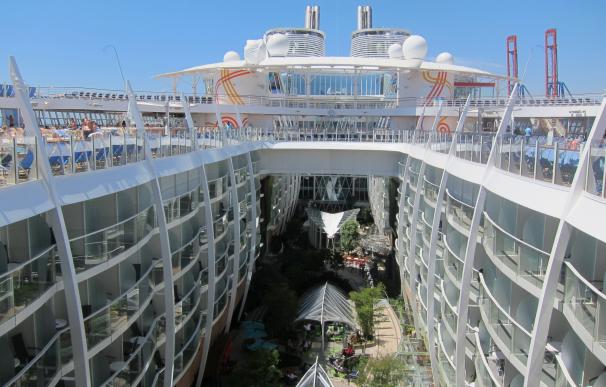 Los turistas del mayor crucero del mundo gastarán 350.000 euros en la provincia