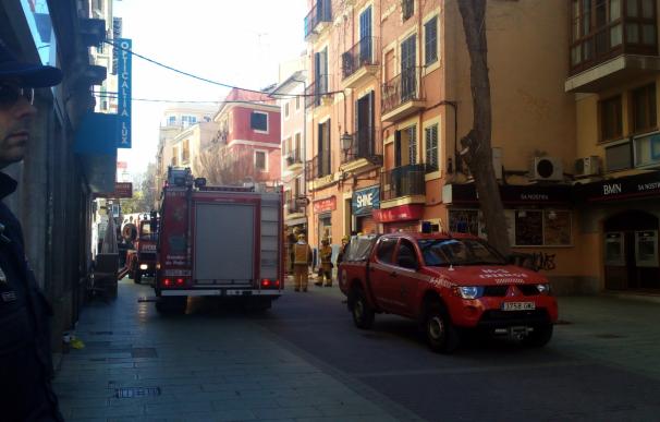 Un herido en Palma después de que cayesen a la calle varios trozos de balcones de una finca de Olmos