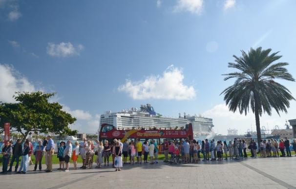 Las Palmas de Gran Canaria recibe 321.000 cruceristas en el primer cuatrimestre, un 4% menos que en 2015