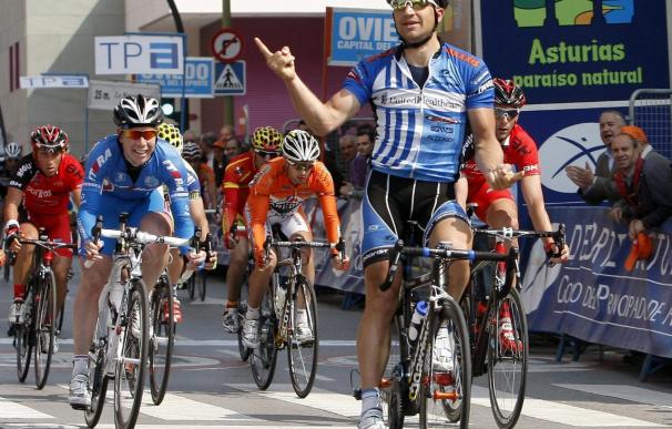 El alemán Förster gana el primer sector de la segunda etapa de la Vuelta a Asturias, con polémica