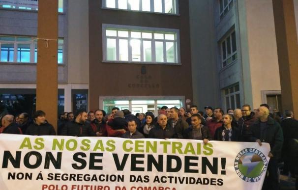 Los trabajadores de Ferroatlántica en la Costa da Morte irán a la huelga el 10 de marzo por la venta de las centrales