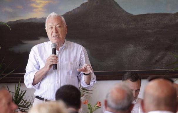 Margallo advierte que en un Gobierno de PSOE y Podemos, "Sánchez será el presidente pero mandará Iglesias"