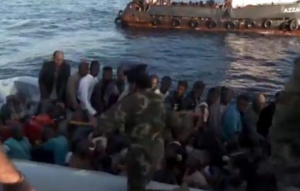 Un vídeo muestra a los guardacostas de Libia golpeando a los migrantes que rescatan en el Mediterráneo