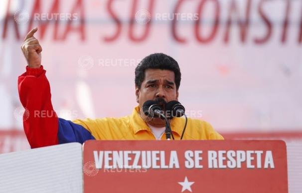 Maduro insta al Ejército a estar "a ojo pelao" con la Embajada estadounidense