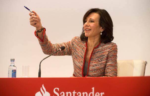 Botín no contempla comprar bancos en España porque la posición del Santander es ya "muy buena"