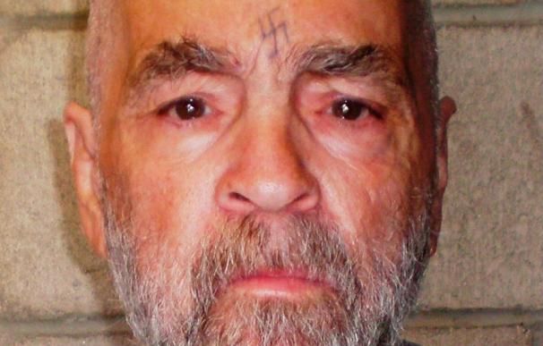 Manson, condenado por asesinar a Sharon Tate, afirma "soy un mal hombre que dispara a la gente"