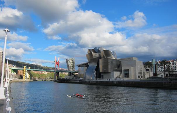 El Museo Guggenheim Bilbao abrirá al público los lunes de verano