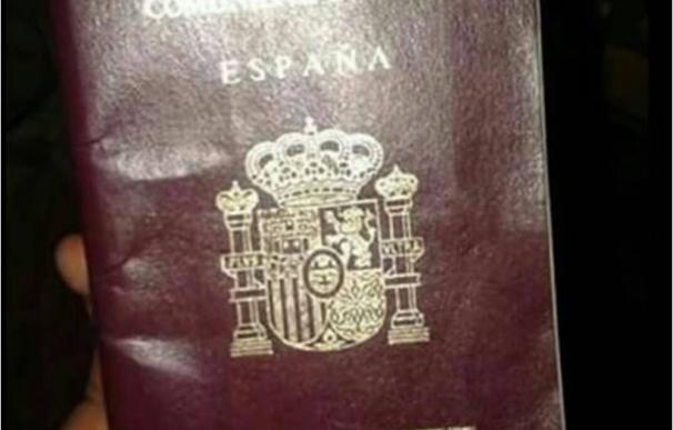 Pasaporte español encontrado en Libia.