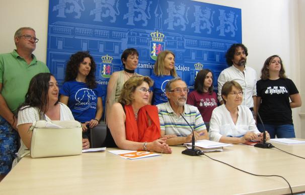 Tres colectivos presentan al Ayuntamiento de Badajoz un proyecto para mejorar el funcionamiento de la perrera municipal