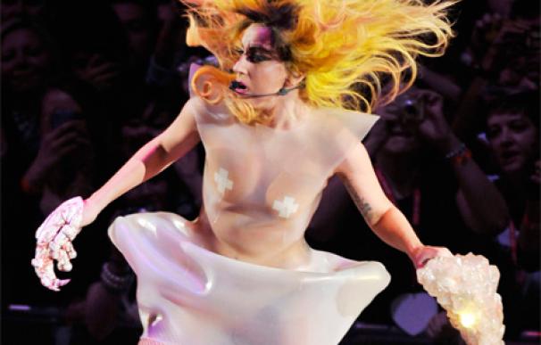 Lady Gaga quiere implantes faciales