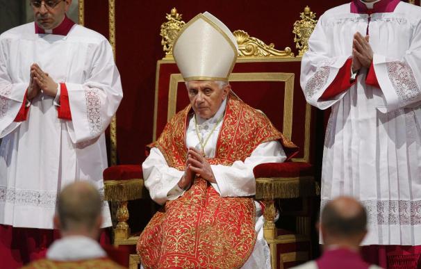 Benedicto XVI, el primer papa en la historia que responde a preguntas en televisión