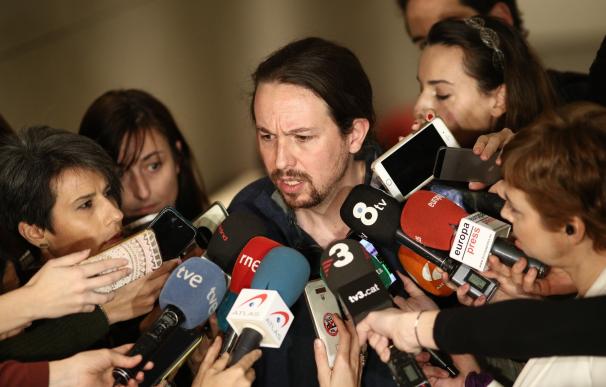 Iglesias ve escandaloso que no dimita "este señor de Murcia": "No puede ser que nos gobierne una banda de ladrones"