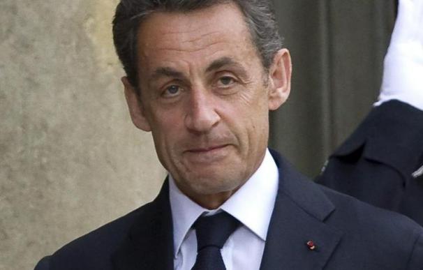 Sarkozy estudia una visita relámpago a Bengasi para reunirse con los rebeldes