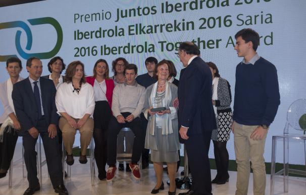Las historias finalistas del premio 'Juntos Iberdrola 2017/ Solidaridad' ya pueden votarse en la web de la compañía
