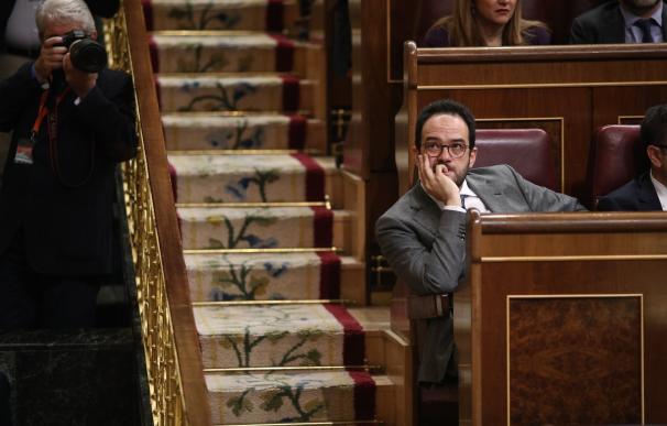 El PSOE dice que aunque Ana Mato se haga la "olvidadiza", hay confesiones de que el PP se financió ilegalmente
