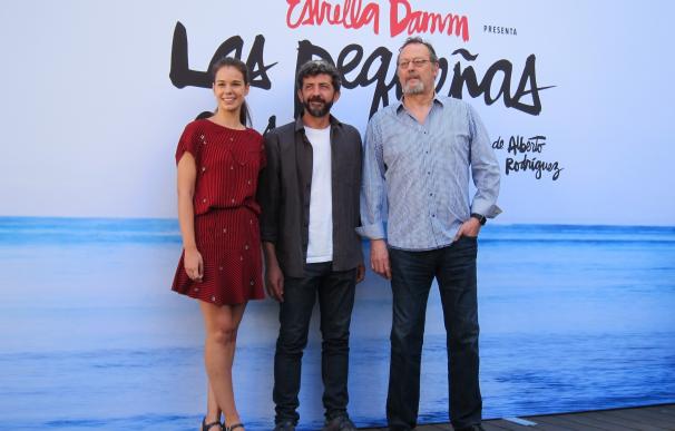 Jean Reno y Laia Costa estrenan un cortometraje de Damm sobre 'Las pequeñas cosas'