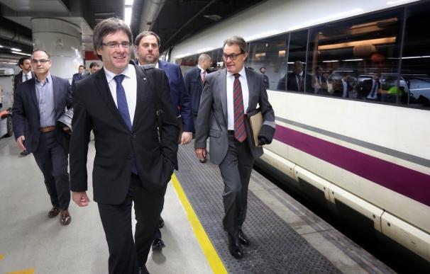 Puigdemont, Junqueras, Mas y diputados viajan a Madrid para apoyar a Homs