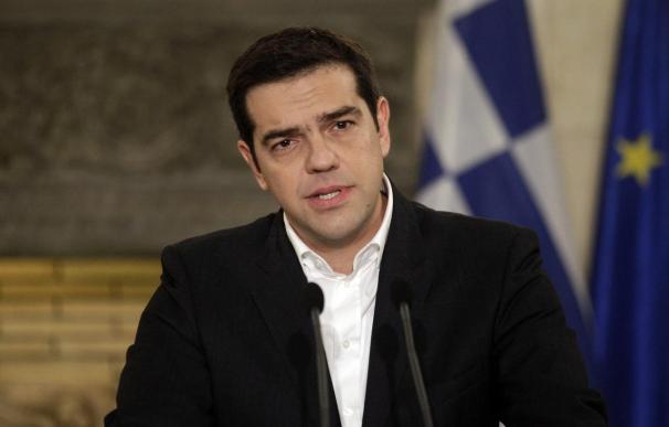 Tsipras asegura que se mantiene firme en sus compromisos electorales