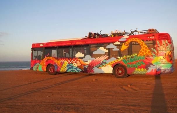 Un autobús donado por EMT Valencia llega a Malí cargado con material escolar