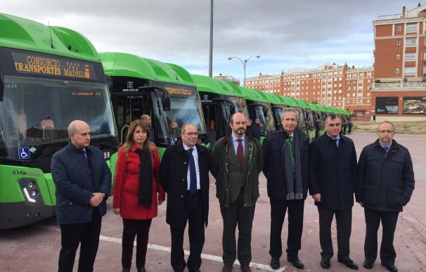 Un total de 14 nuevos autobuses interurbanos de gas natural darán servicio a varias líneas del sur de la región