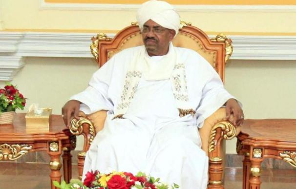 El presidente sudanés acusa a la Corte Penal Internacional de "doble rasero"