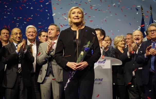 Marine Le Pen propone la salida de Francia de la UE y carga contra los inmigrantes y el islamismo