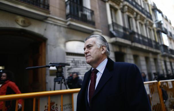 La comisión del caso Pujol prevé citar a Bárcenas en el Parlament catalán el 27 de abril
