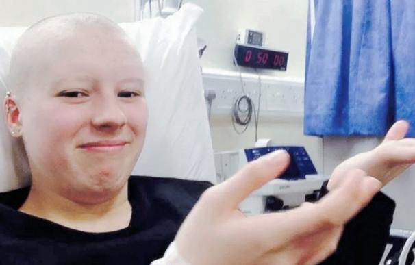 Un joven de 19 años finge un cáncer terminal para recibir regalos de organizaciones