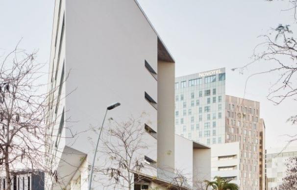 Un edificio del Patronato de Vivienda de Barcelona, finalista de los premios Mies van der Rohe