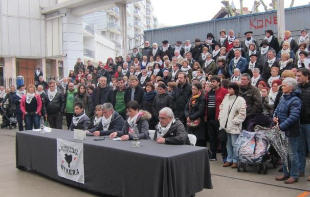Etxerat llama a manifestarse el sábado en San Sebastián en defensa de los presos etarras