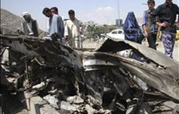 Cinco muertos y decenas de heridos por tres atentados suicidas en Afganistán