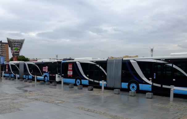 La EMT incorpora 15 nuevos autobuses articulados con una inversión de 4,5 millones de euros