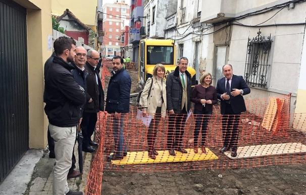 García (PSOE) visita las obras del Plan Invierte en Algeciras, con una inversión de 268.000 euros