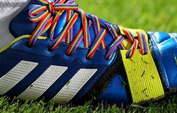 Ayuntamientos repartirán cordones arcoíris entre sus equipos deportivos en apoyo a la lucha contra la homofobia