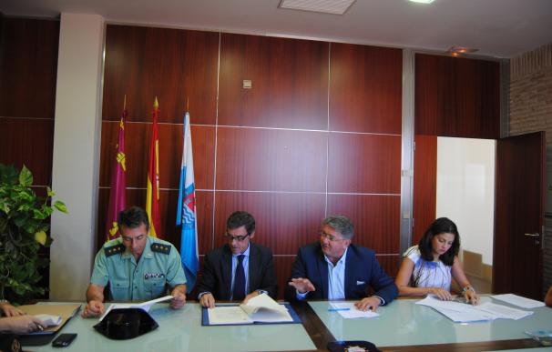 El delegado del Gobierno y el alcalde de Los Alcázares coordinan el dispositivo de seguridad de cara al verano