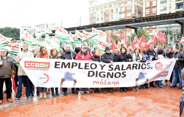 CCOO y UGT se concentran en Málaga para exigir un cambio de modelo productivo de la provincia