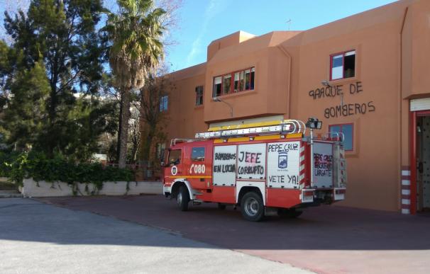 Los bomberos de Málaga comienzan la petición de huelga tras seguir sin acuerdo