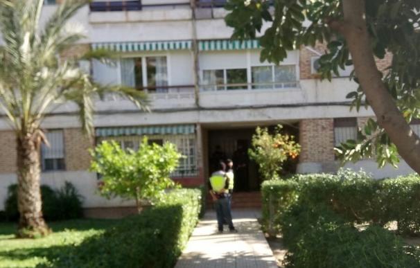 La Policía registra desde la madrugada la vivienda de la detenida en Alicante por su relación con DAESH