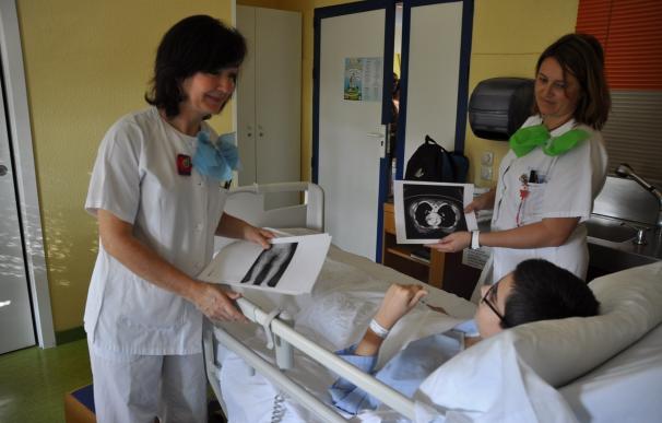 Los hospitales públicos de la Comunidad atienden 233 casos de cáncerde menores de edad en 2015