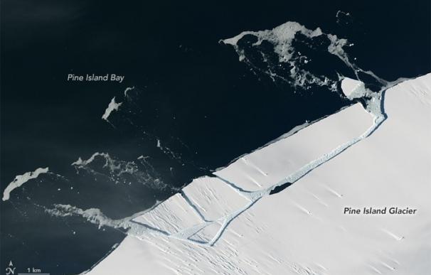 La réplica de un 'terremoto' glacial engendra un iceberg antártico
