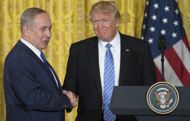 Trump promete ante Netanyahu "trabajar" por un acuerdo de paz y pide "compromisos" a las partes