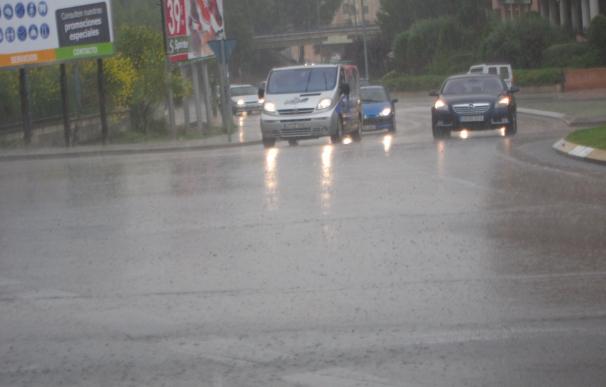 La siniestralidad en carretera aumenta más de un 7% los días de lluvia, según un estudio