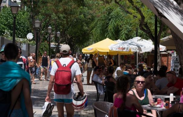 Los turistas extranjeros gastaron 77.625 millones en España en 2016, un 9% más