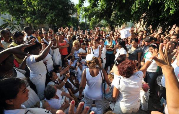 Un Observatorio pro Derechos Humanos denuncia la violencia contra las Damas de Blanco