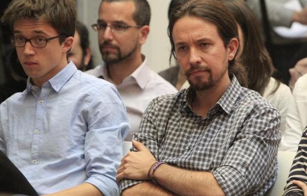 El secretario general de Podemos, Pablo Iglesias, con Íñigo Errejón.