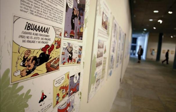 Una exposición reivindica el origen de los pitufos en el cómic y su papel crítico