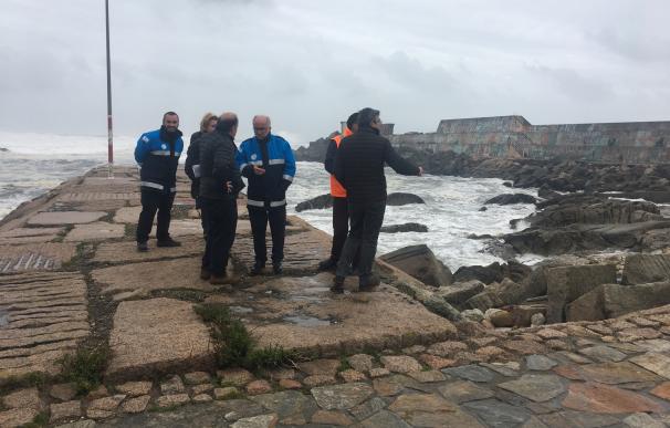 Mar establece medidas de seguridad "de urgencia" ante el derrumbe parcial del dique de abrigo de A Guarda
