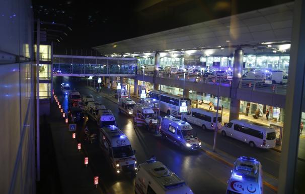 Al menos 28 muertos por el atentado en el aeropuerto de Estambul