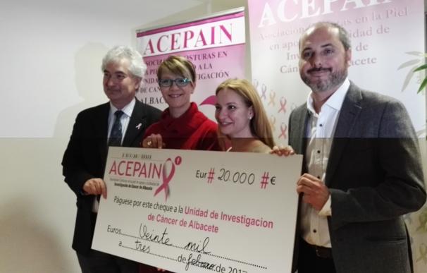 Acepain entrega 20.000 euros a las Unidades de Investigación de Albacete y Salamanca que trabajan en erradicar el cáncer