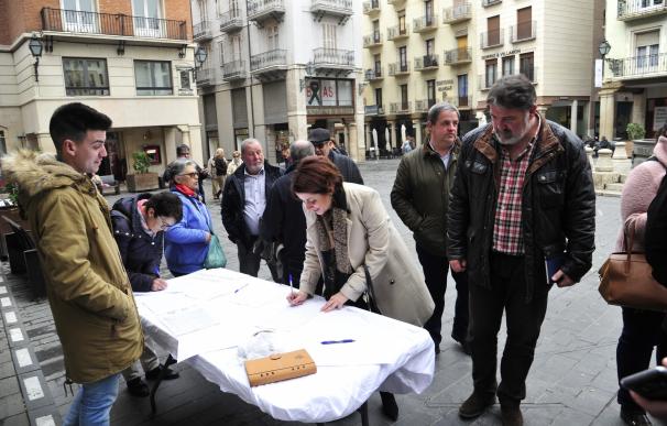 Alcaldes y vecinos de municipios de Teruel recogen firmas para exigir la mejora de la N-330